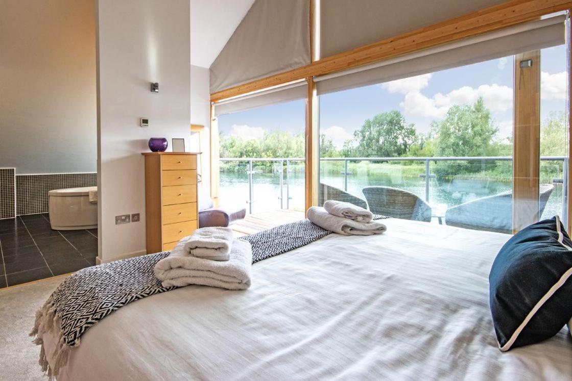 Waters Edge 04, Waterside Lodge P South Cerney Eksteriør bilde