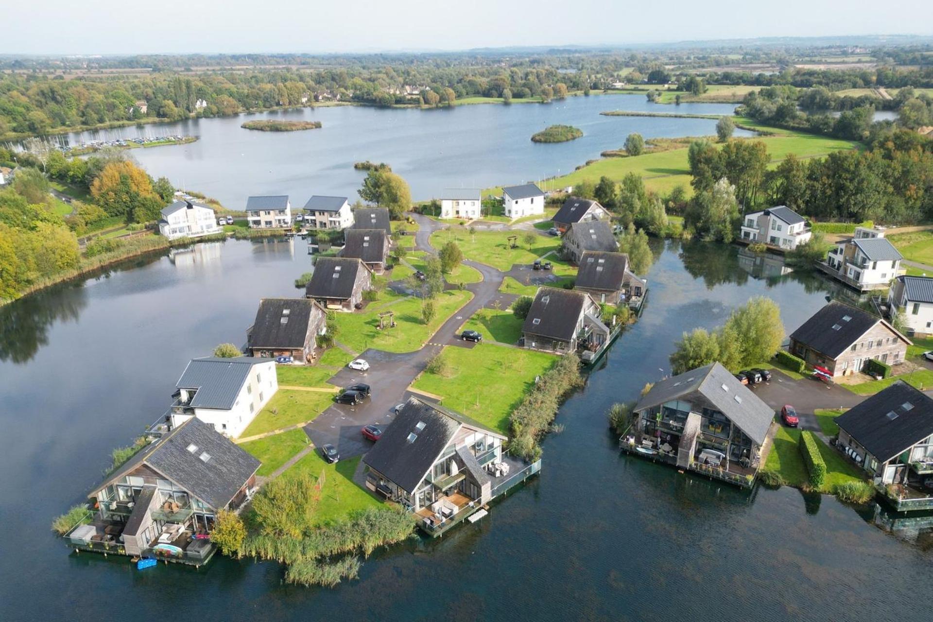 Waters Edge 04, Waterside Lodge P South Cerney Eksteriør bilde